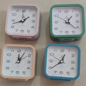 HOR 9.8cm horloge couleurs asst