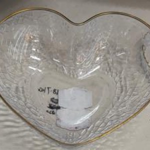 CUI 24cm bol coeur transparent bordure dore