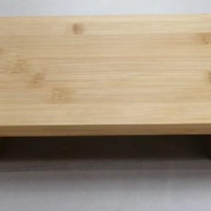 CUI Planche a découper carrée avec pieds 49.5*19.5*7cm