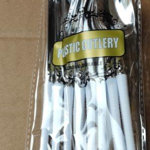 CUI ustensile en plastique assortie argenté manche blanc paq