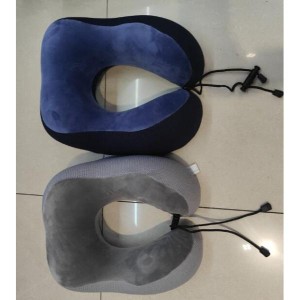 VOY coussin de voyage 45x45 couleurs assorties