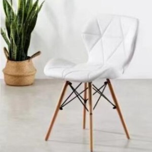 ADM chaise blanche avec patte en bois