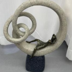 DEC deco en resine femme or allonger