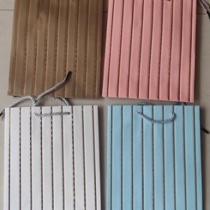 ADM sac cadeau 18 x 10 x 23 cm, 4 couleurs assorties