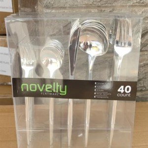 CUI ensemble de 40 cuillères, fourchettes, couteaux en plast