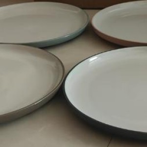 CUI  assiette en céramique 10.5", base avec 4 couleurs