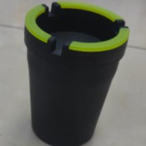 CIG cendrier noir 7,5*10,5 cm avec lumière sombre