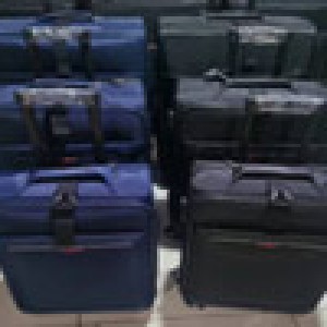 VOY moyenne valise noir 24 po