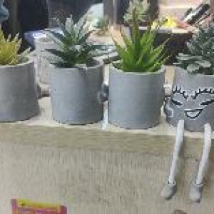 DEC petit pot de plante avec visage 