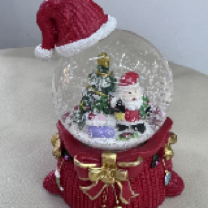 boule à neige de noël rouge avec chapeau, lumières 6.5cm