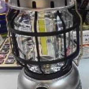 QUI lampe de camping solaire et fil usb